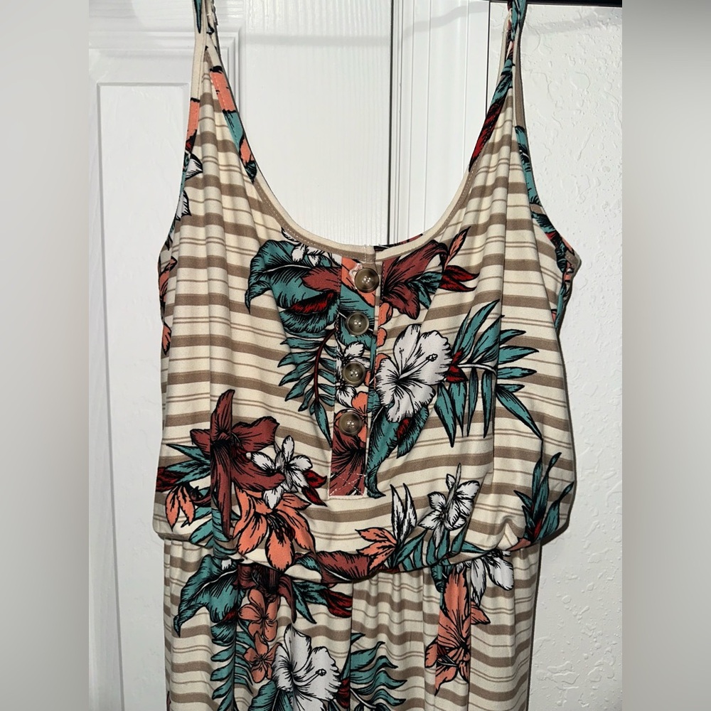 Women’s dress size small